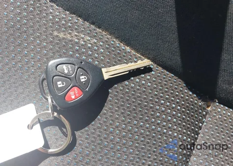 2010 Toyota Corolla S из США, поврежденный, VIN 2T1BU4EE4AC332524